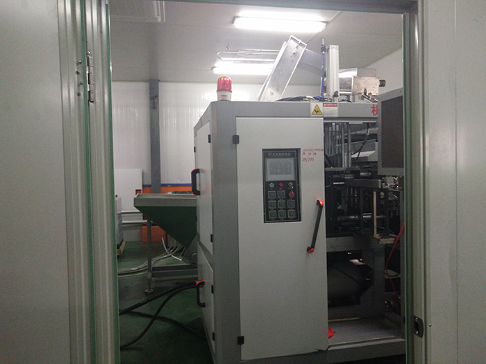 吉拓機械走向世界無菌凈化生產線吹瓶機