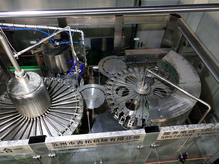 三合一灌裝機(jī)